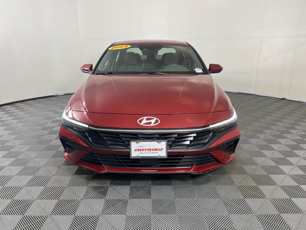 Used 2025 Hyundai Elantra SEL image 17