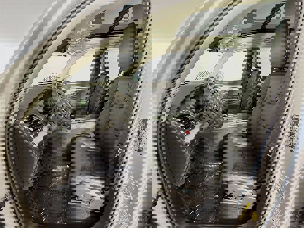 Certified 2025 Volvo XC90 B5 Core image 21