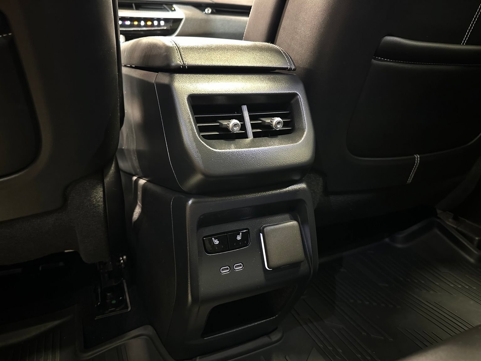 Used 2025 Cadillac Optiq Luxury 2 w/ LPO, Floor Liner Package AWD/4WD image 36