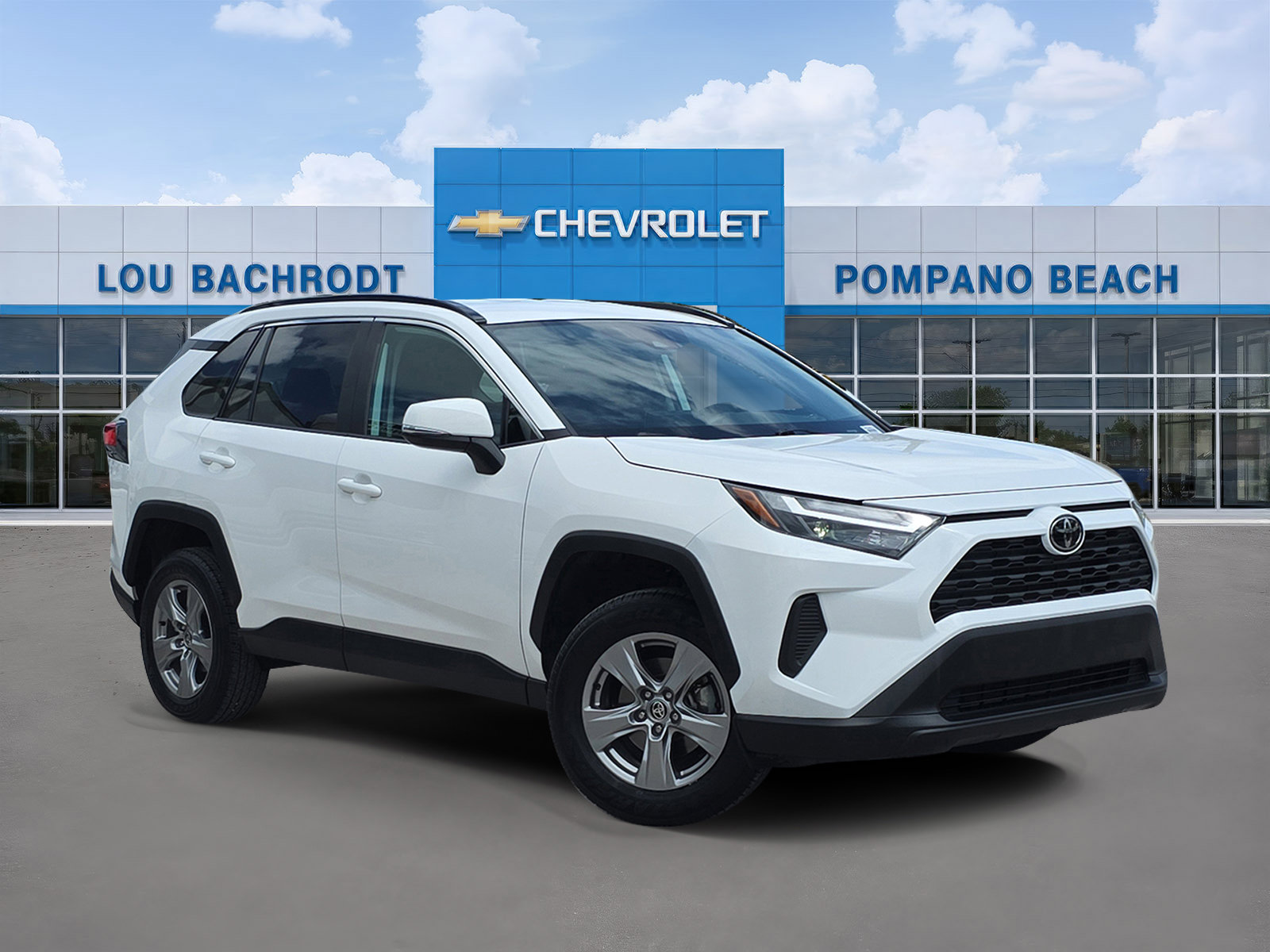 Used 2024 Toyota RAV4 XLE image 1