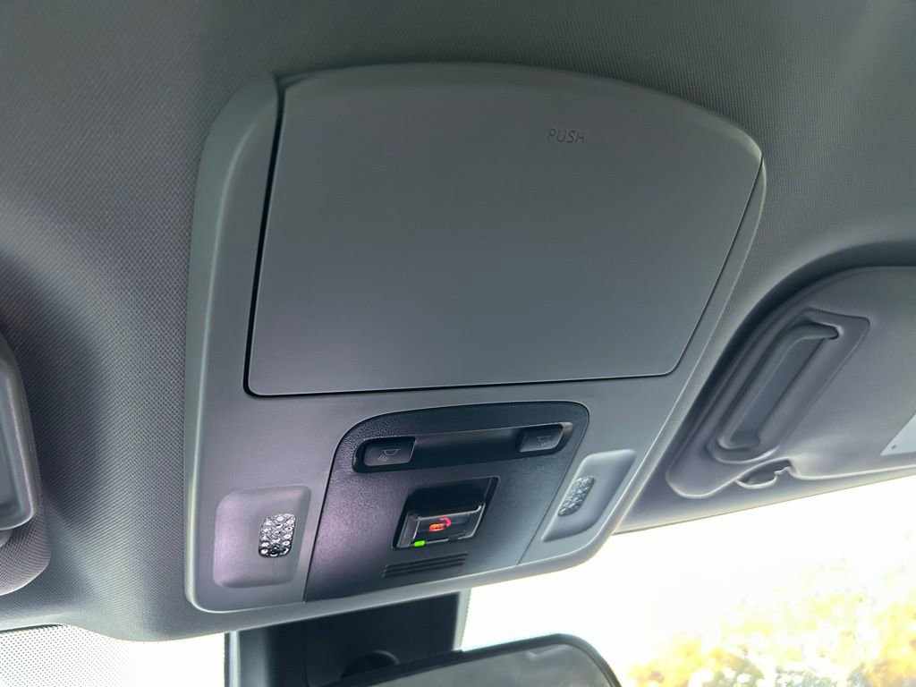 Used 2024 Toyota Camry SE image 28