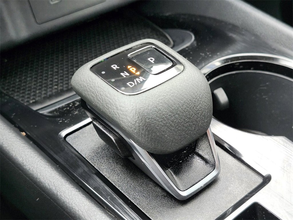 Used 2025 Nissan Rogue SV image 24