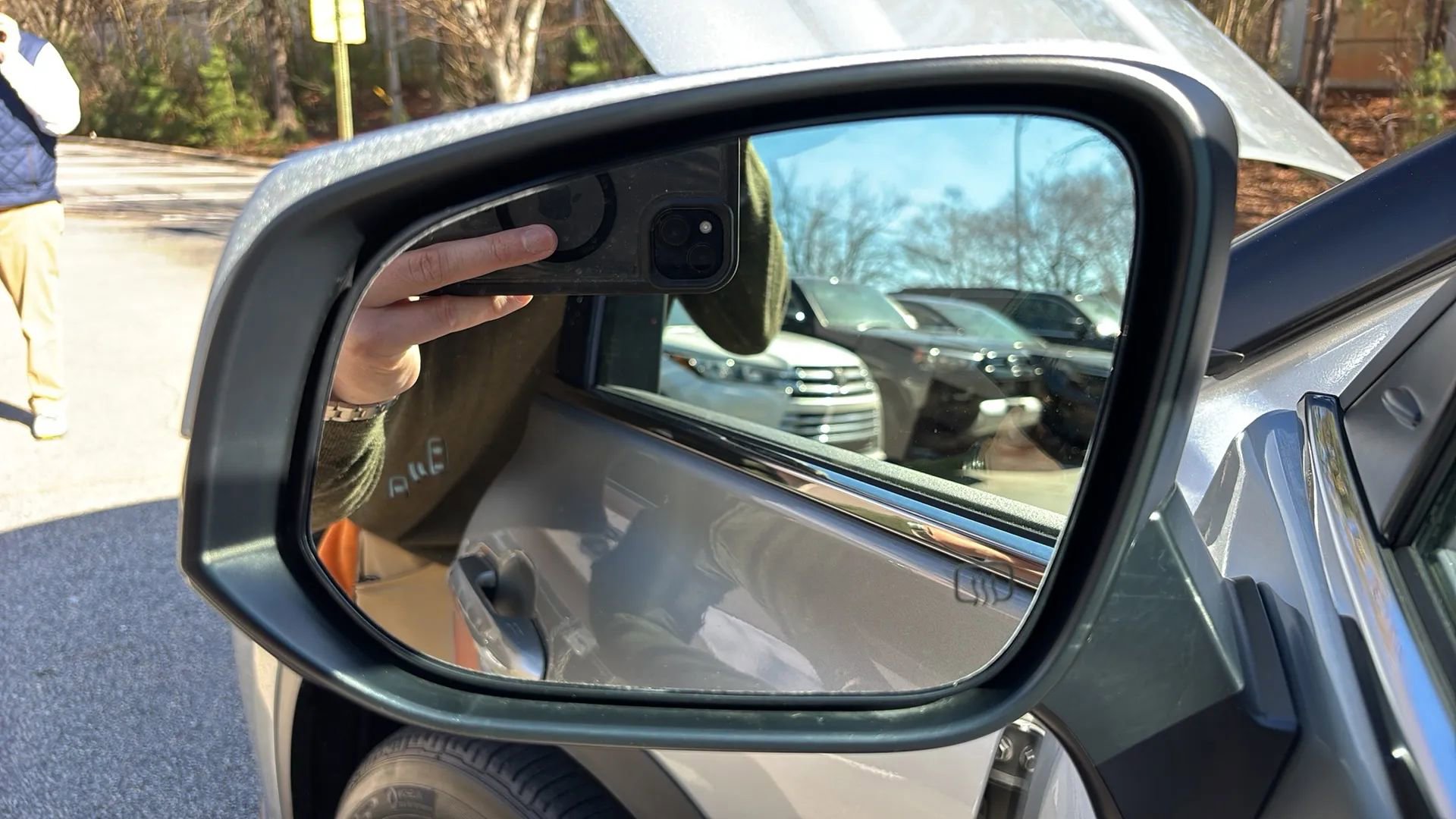 Used 2023 Toyota Highlander XLE image 26