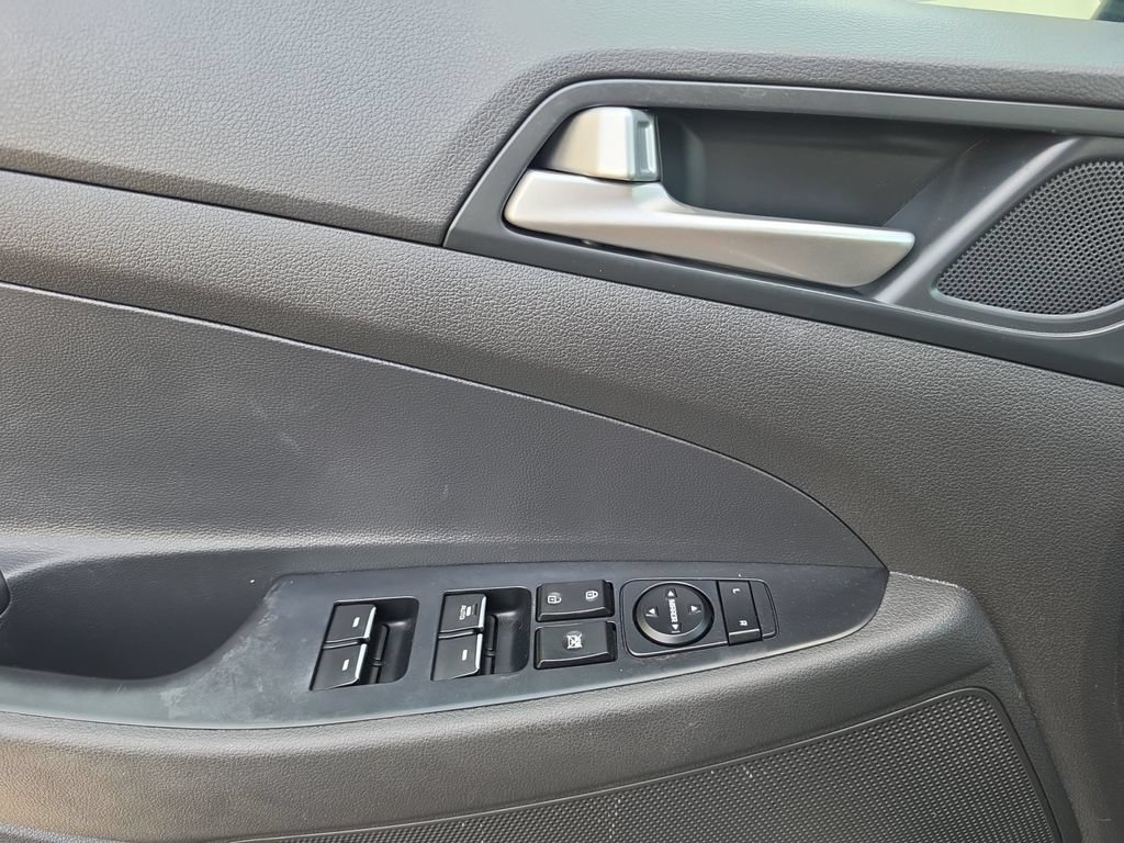 Used 2020 Hyundai Tucson Limited FWD image 19