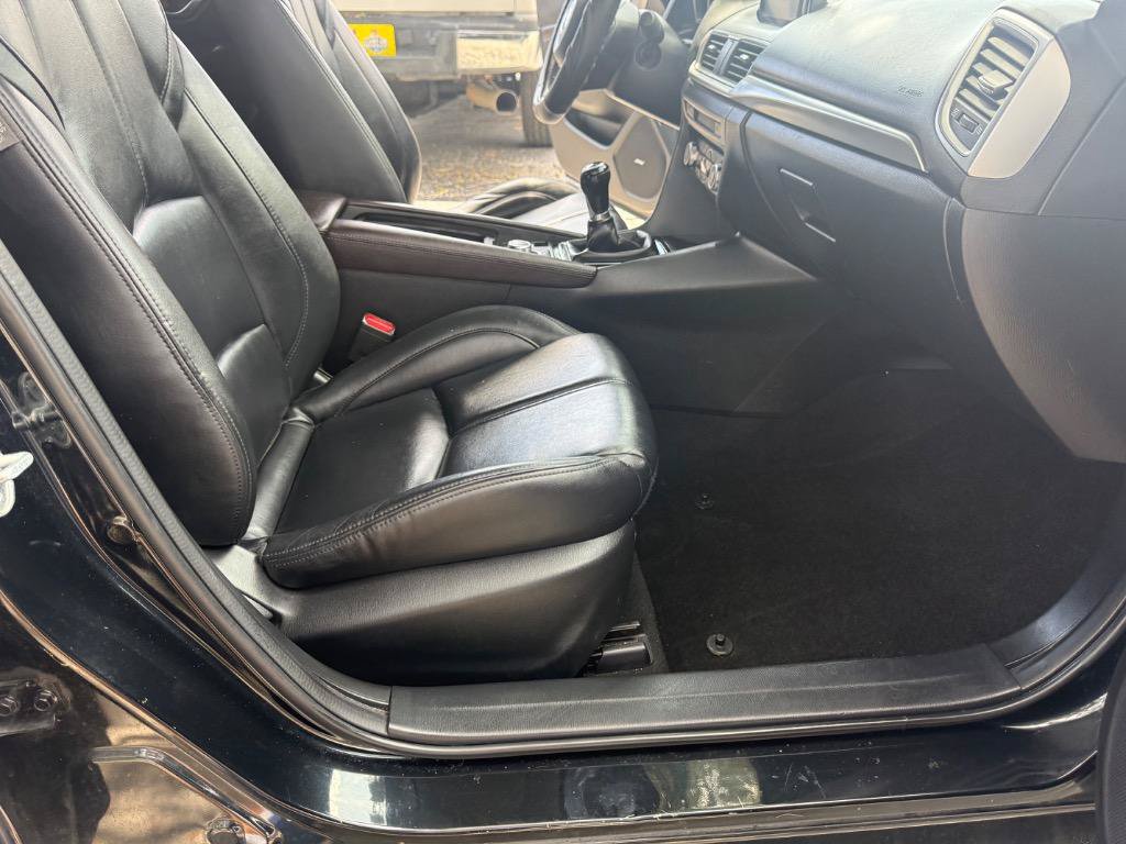 Used 2018 MAZDA MAZDA3 Touring FWD image 45