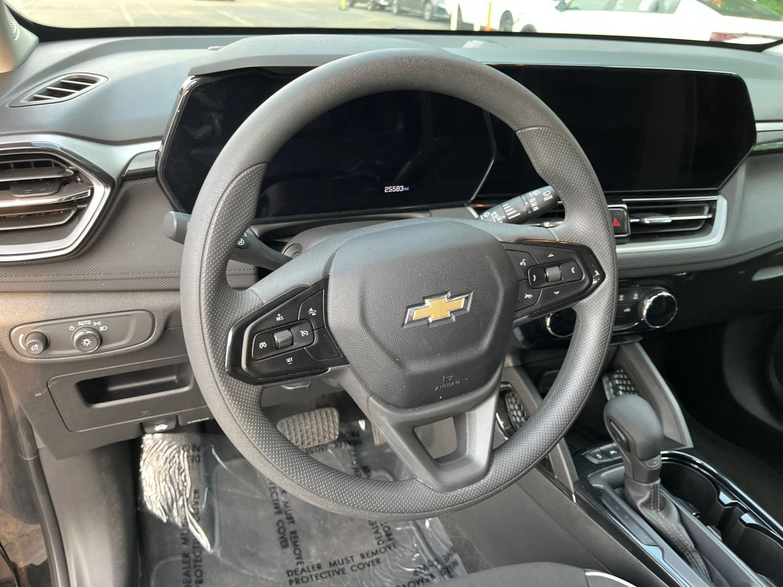 Used 2025 Chevrolet TrailBlazer LT FWD image 27
