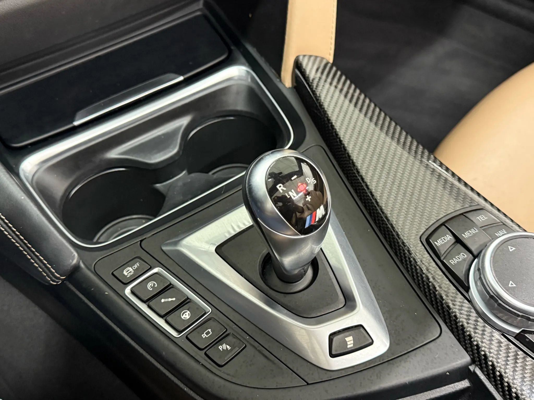 Used 2016 BMW M4 Convertible image 28