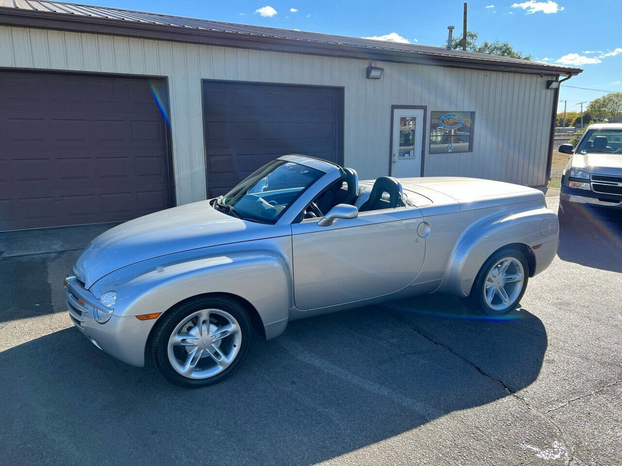Used 2004 Chevrolet SSR w/ Preferred Equipment Group RWD image 79