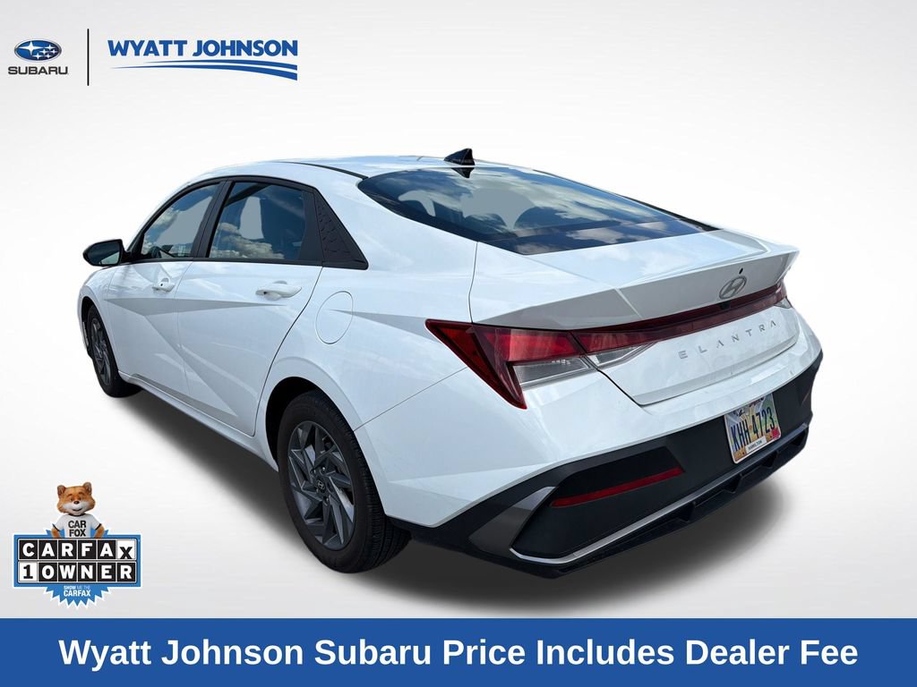 Used 2024 Hyundai Elantra SEL FWD image 3