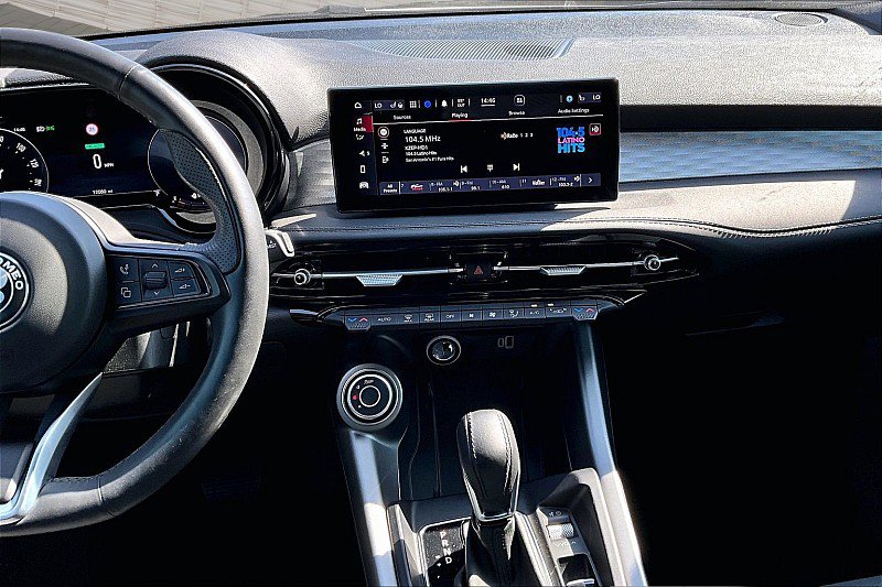 Used 2024 Alfa Romeo Tonale Ti image 12