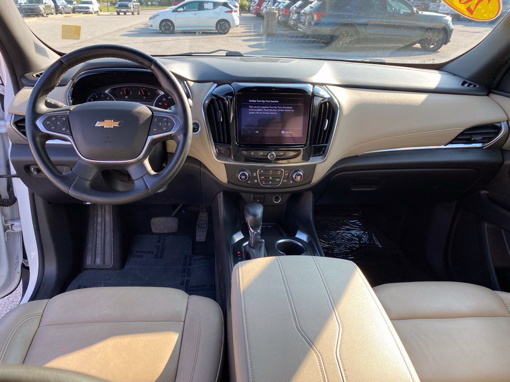 Used 2023 Chevrolet Traverse LT w/ Rear Camera Mirror Package FWD image 30