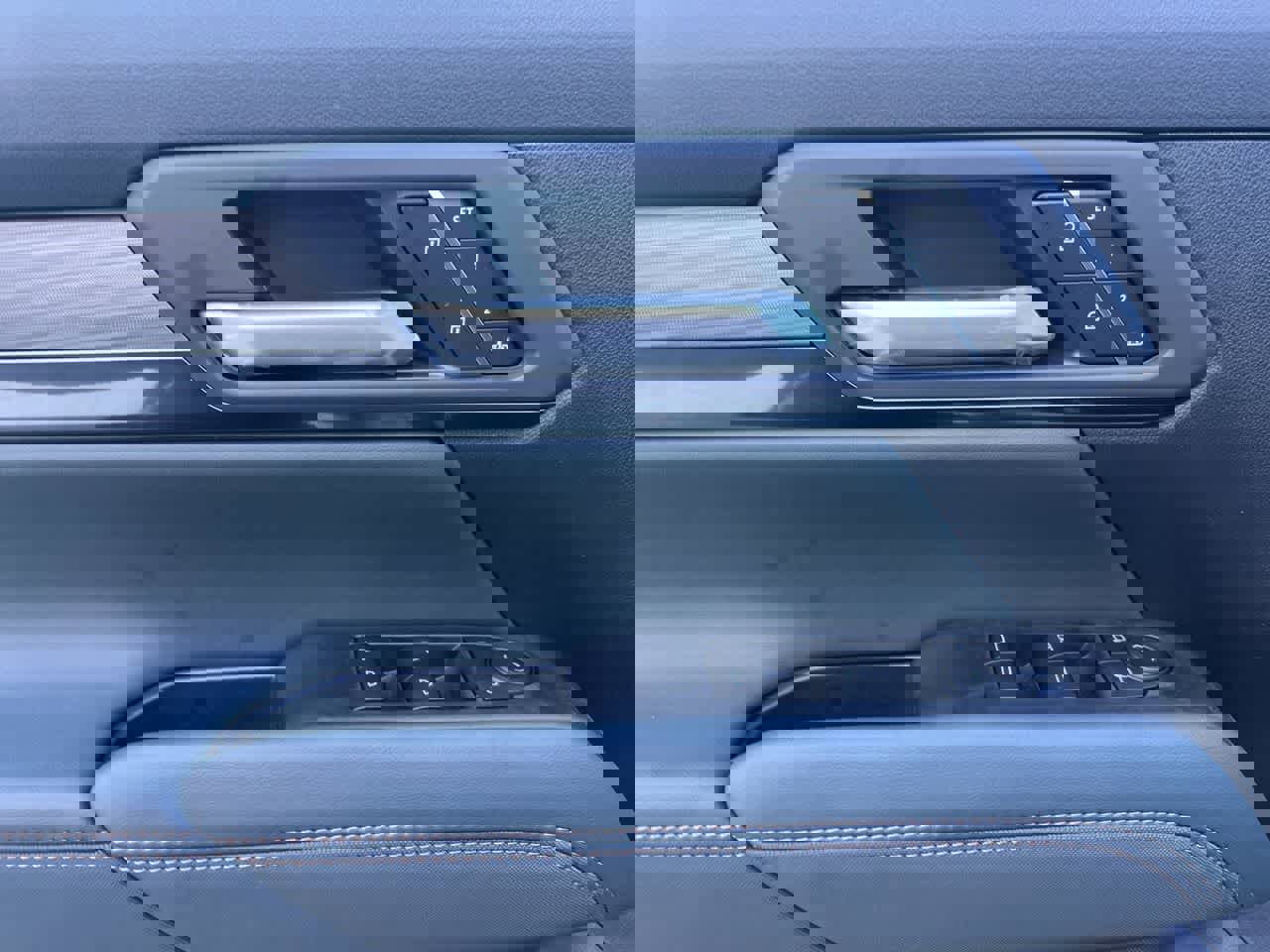 New 2026 GMC Terrain AT4 w/ Convenience Package III image 18