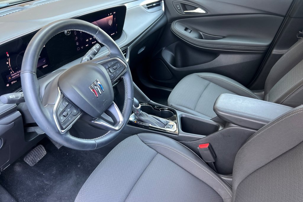Used 2024 Buick Encore GX Preferred w/ Comfort Package image 7