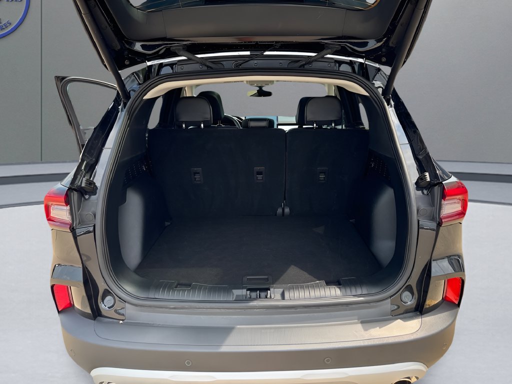 Used 2025 Ford Escape Platinum AWD/4WD image 30
