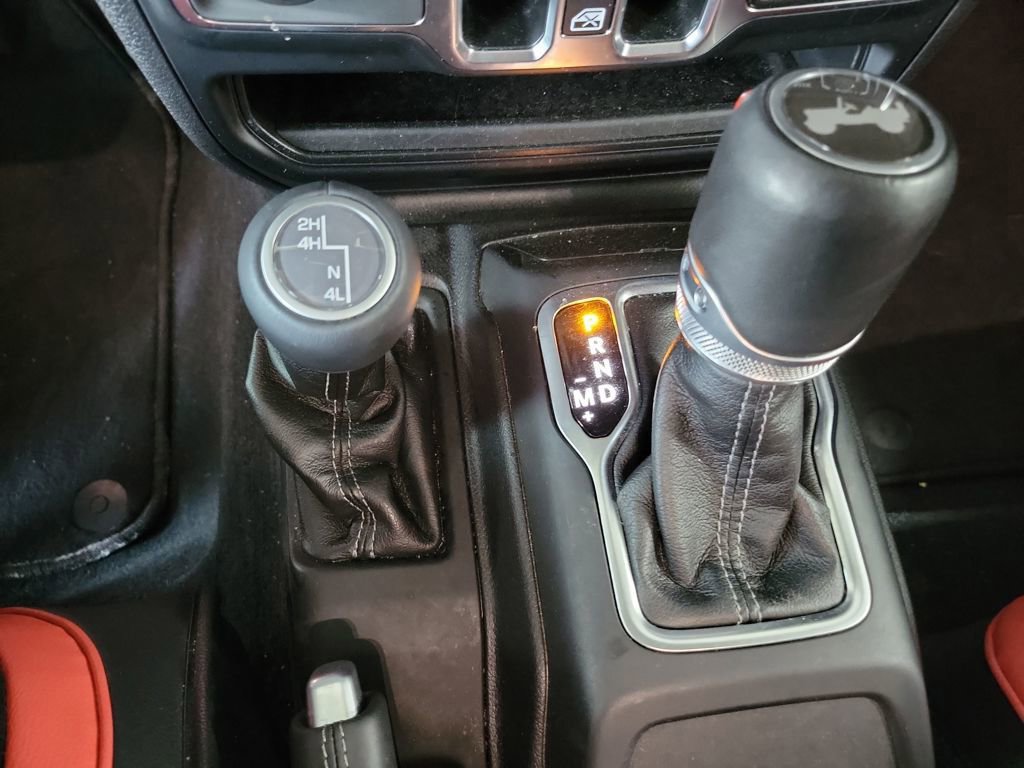 Used 2024 Jeep Wrangler Sahara image 31