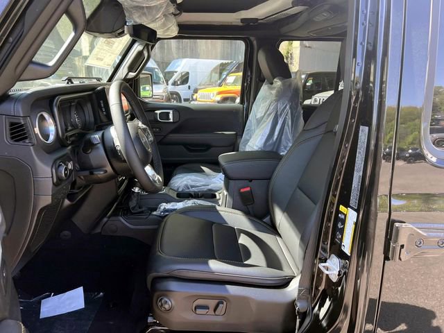 New 2026 Jeep Wrangler Unlimited Sahara AWD/4WD image 5