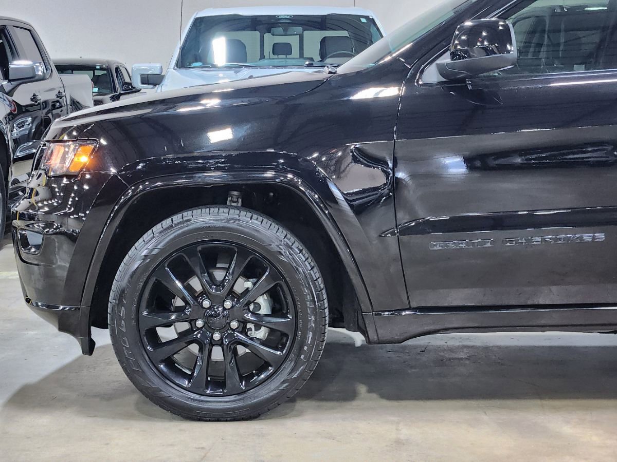 Used 2020 Jeep Grand Cherokee Altitude AWD/4WD image 18