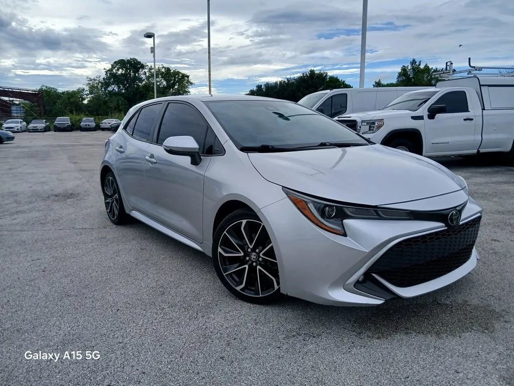 Used 2020 Toyota Corolla XSE image 2