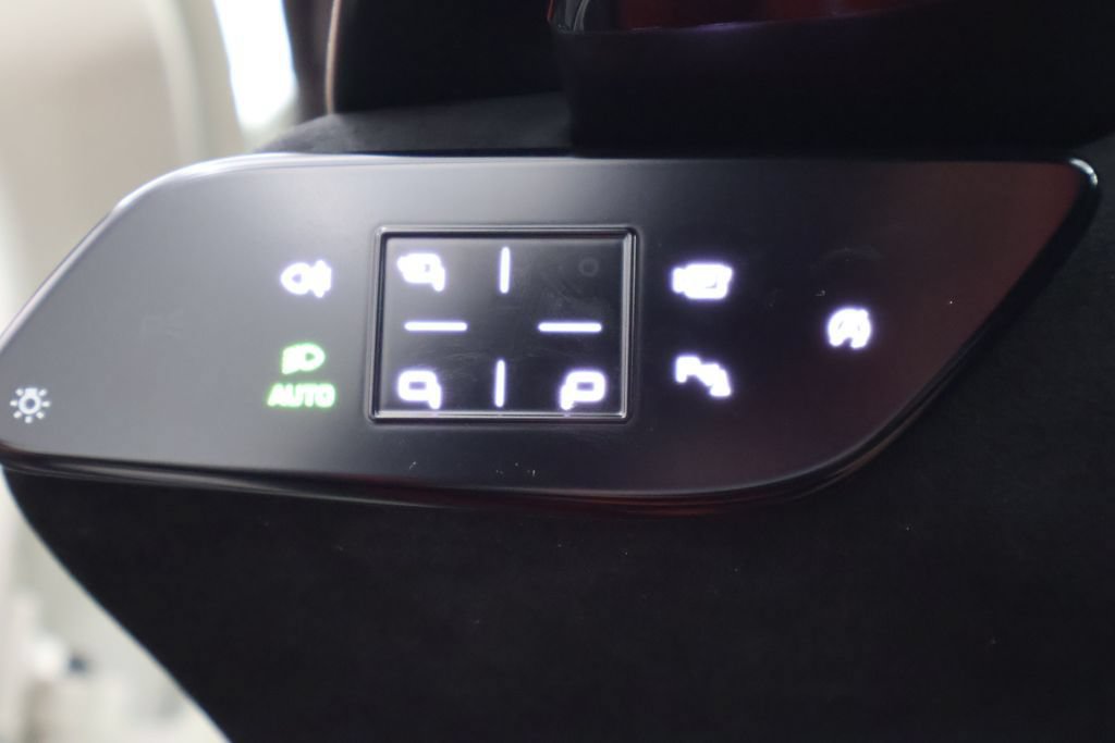 Used 2023 Ferrari Roma RWD image 20