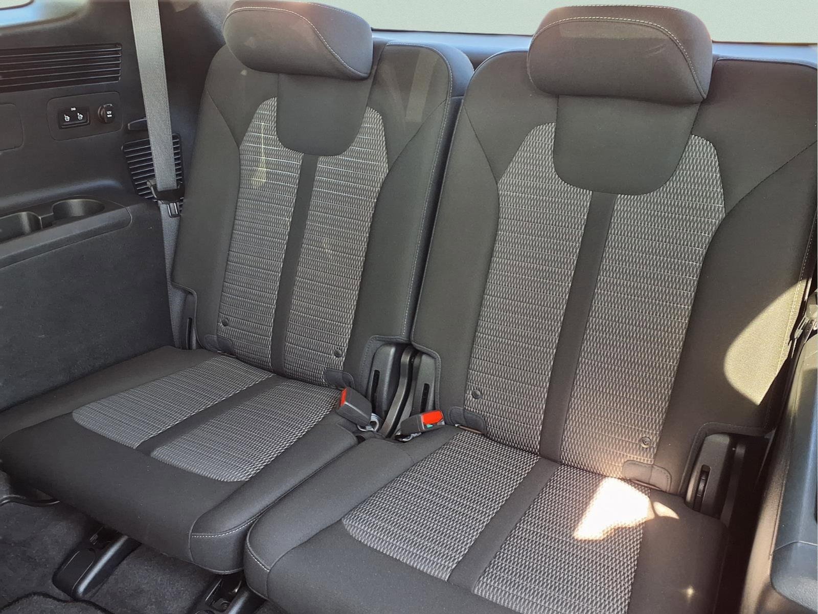 Used 2023 Kia Sorento LX image 13