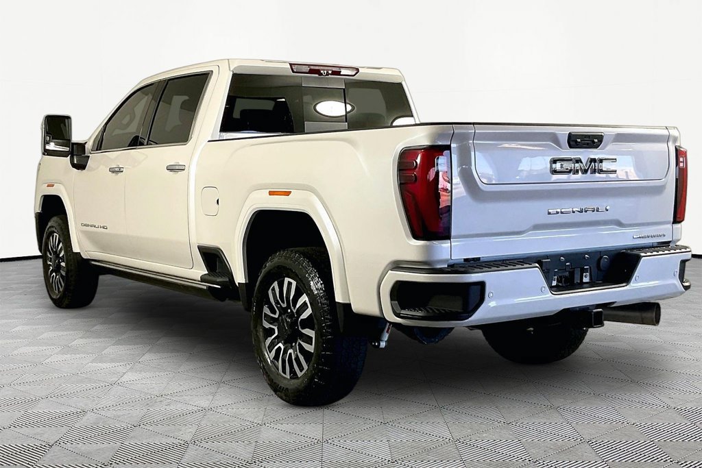 Certified 2025 GMC Sierra 2500 Denali Ultimate w/ Max Trailering Package AWD/4WD image 4