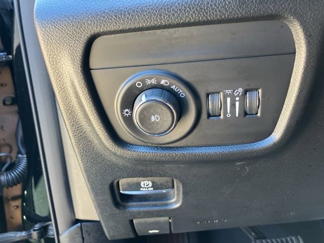 Used 2023 Jeep Grand Cherokee L Summit w/ Advanced Protech Group IV AWD/4WD image 23