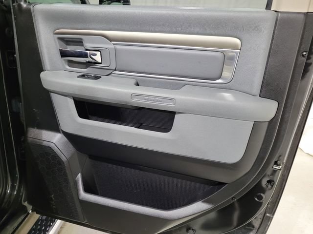 Used 2018 RAM 1500 Classic SLT w/ Luxury Group image 45