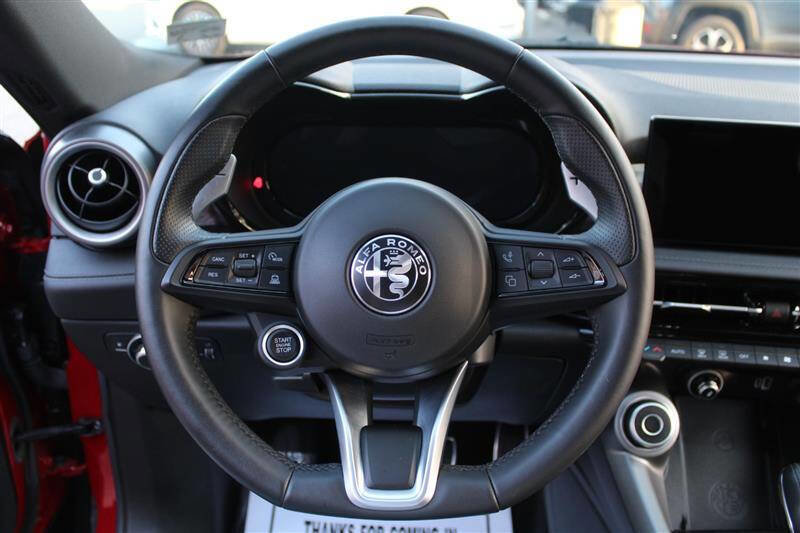 Used 2024 Alfa Romeo Tonale Veloce w/ Premium Interior Package image 15