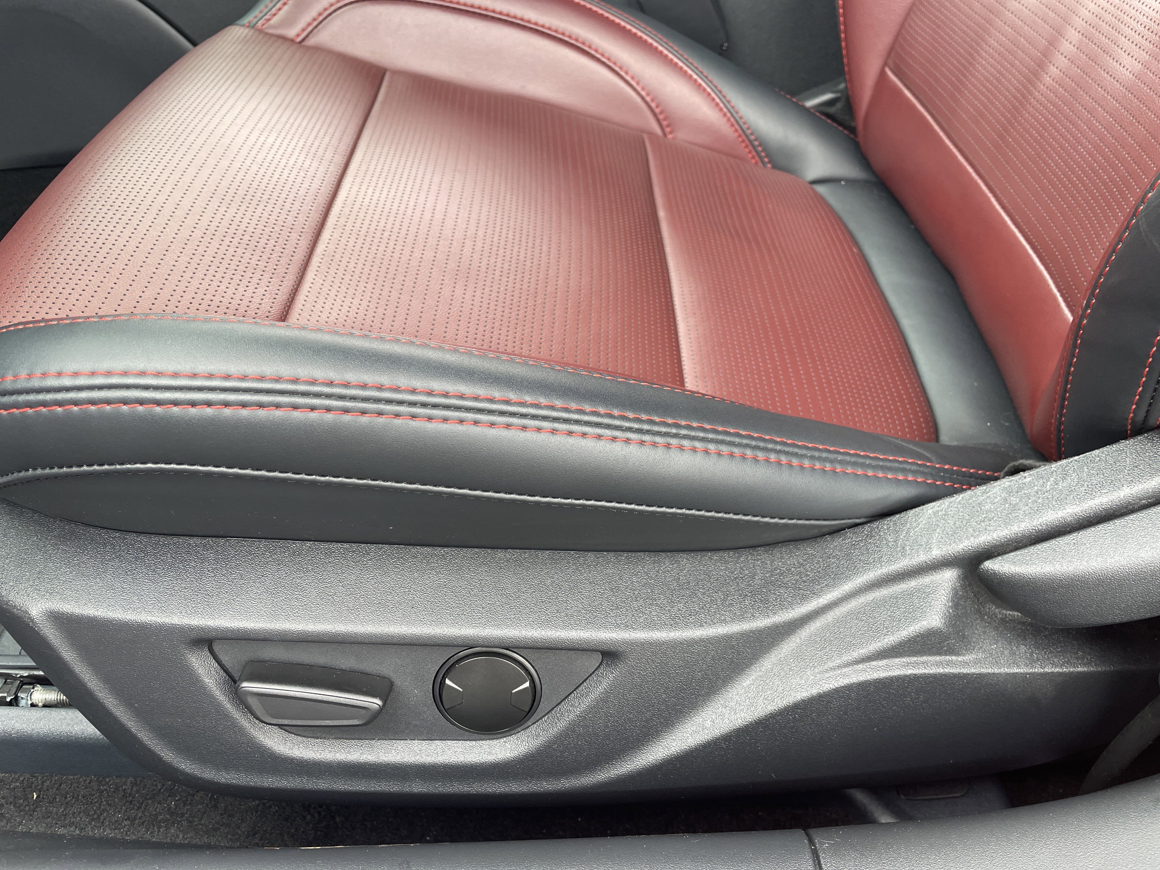 Used 2025 Ford Mustang GT Premium image 12