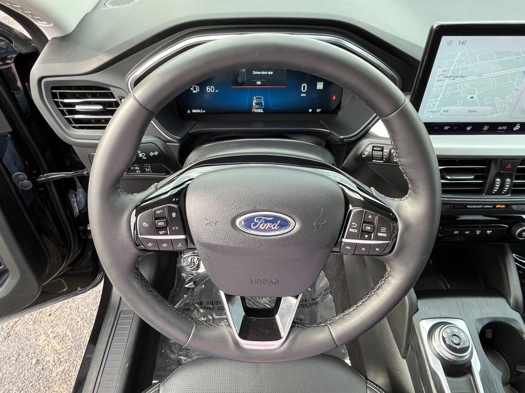 Used 2023 Ford Escape Platinum image 12