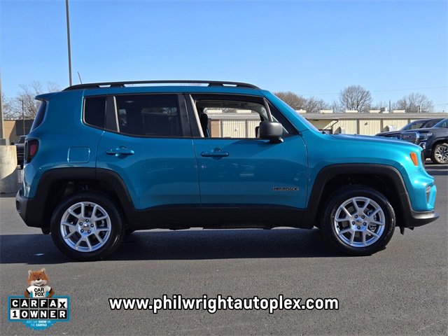 Used 2022 Jeep Renegade Latitude w/ Sun/Sound Group image 2