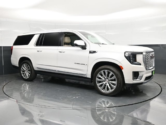Used 2022 GMC Yukon XL Denali AWD/4WD image 5