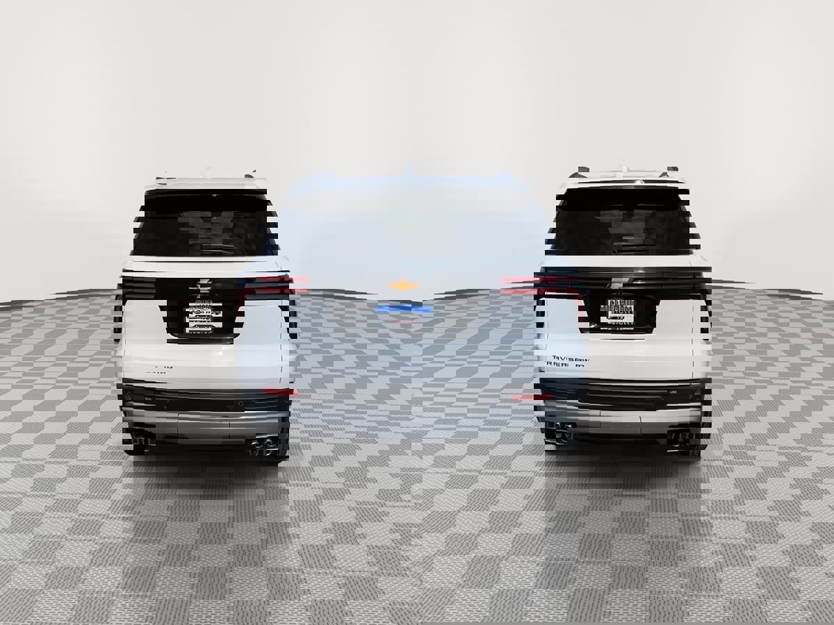 Used 2025 Chevrolet Traverse LT image 6