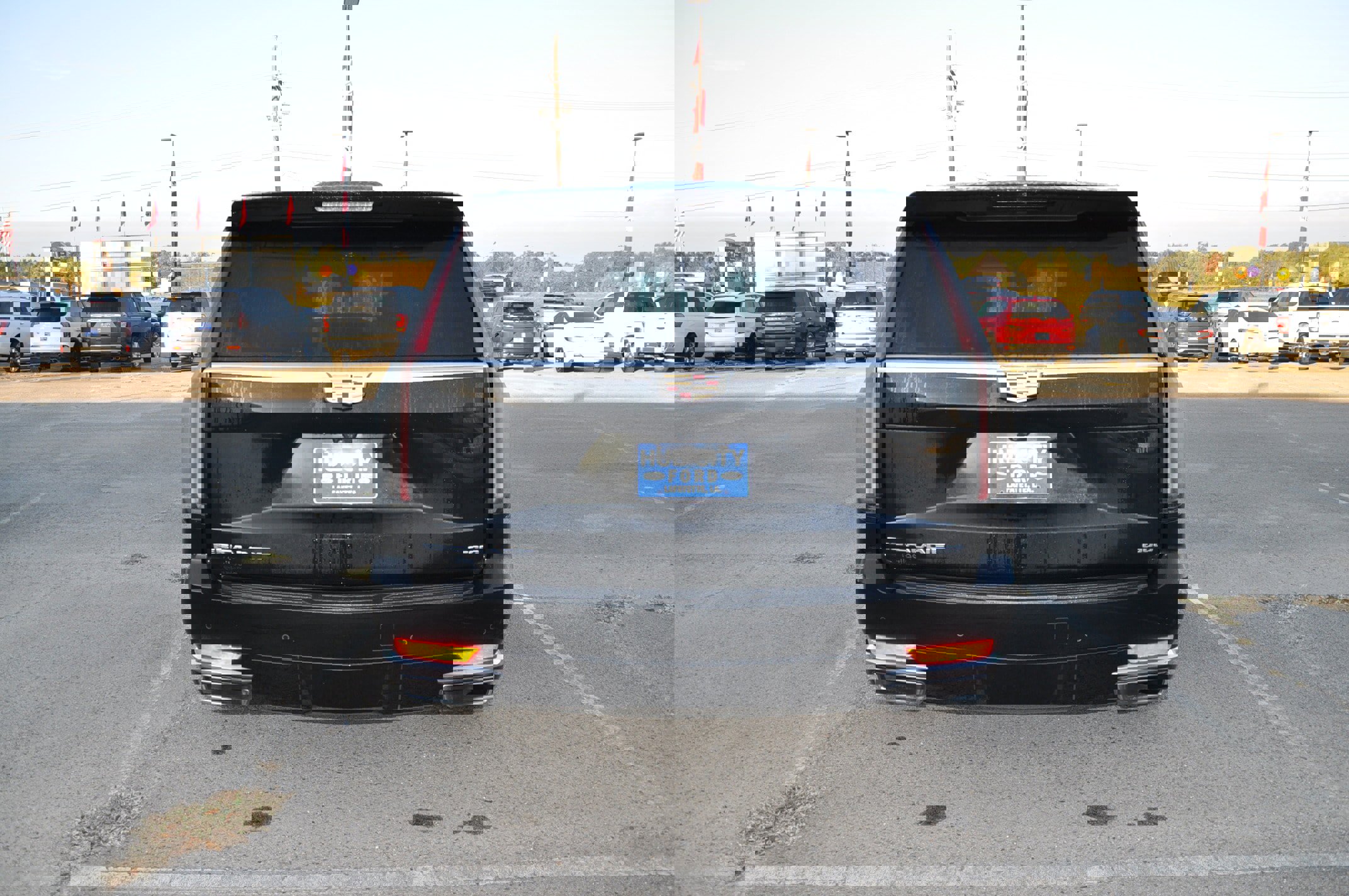 Used 2021 Cadillac Escalade Premium Luxury Platinum image 4