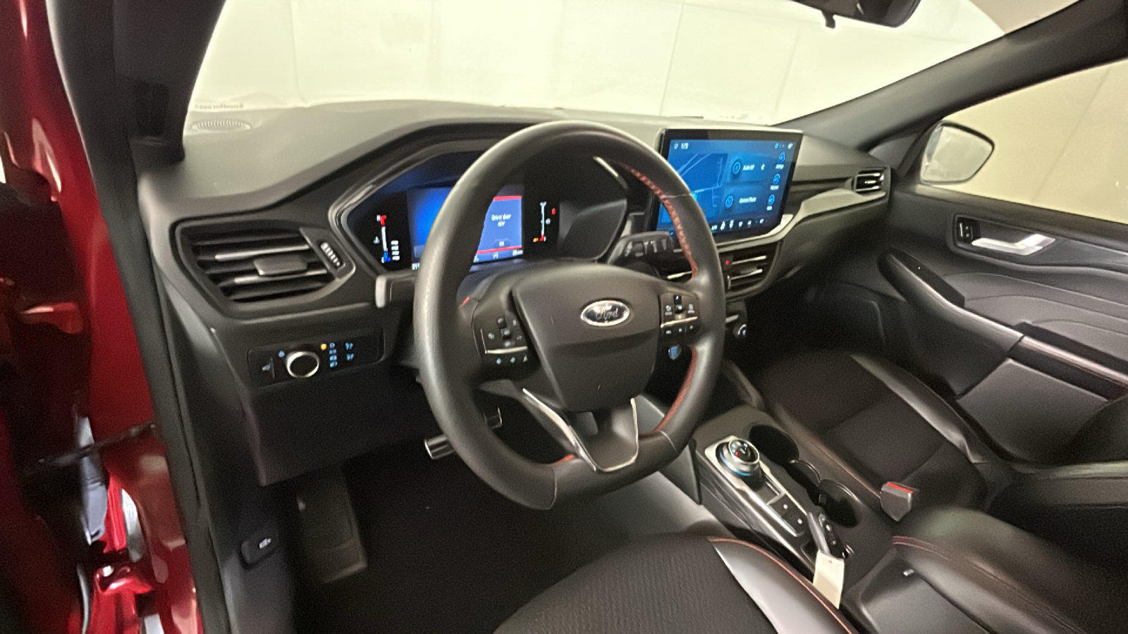 Used 2024 Ford Escape ST-Line w/ Tech Pack #1 FWD image 17