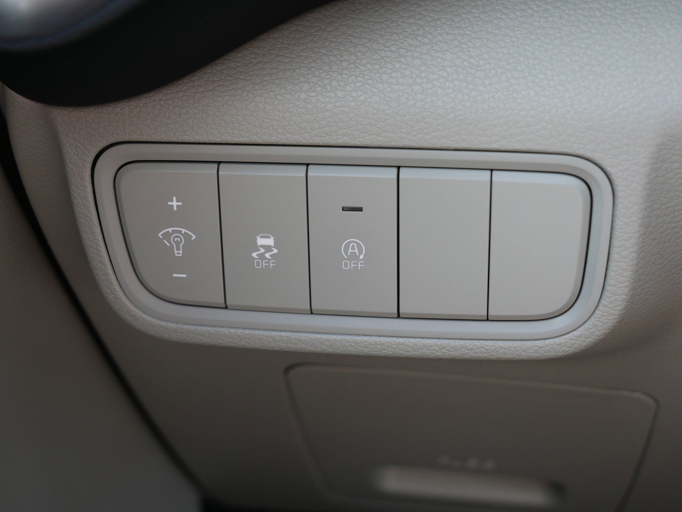 Certified 2025 Kia Soul LX FWD image 26