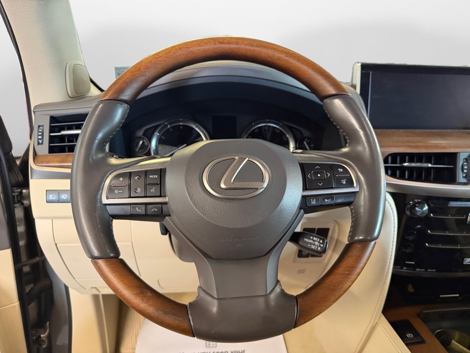 Used 2021 Lexus LX 570 4WD w/ Luxury Package image 13