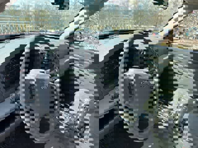 Used 2006 Jeep Grand Cherokee Laredo w/ Trailer Tow Group image 8