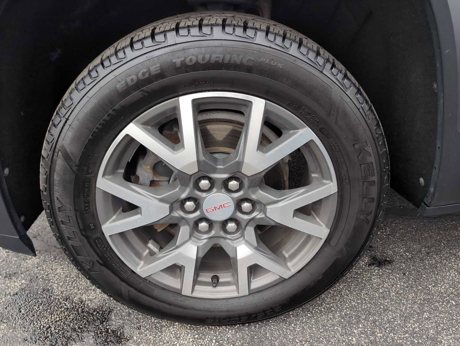 Used 2023 GMC Acadia SLE w/ Driver Convenience Package image 31