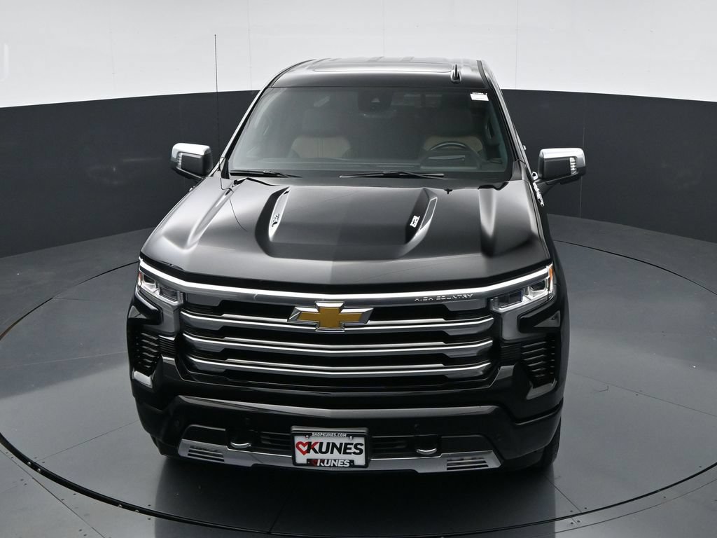 Used 2025 Chevrolet Silverado 1500 High Country AWD/4WD image 47