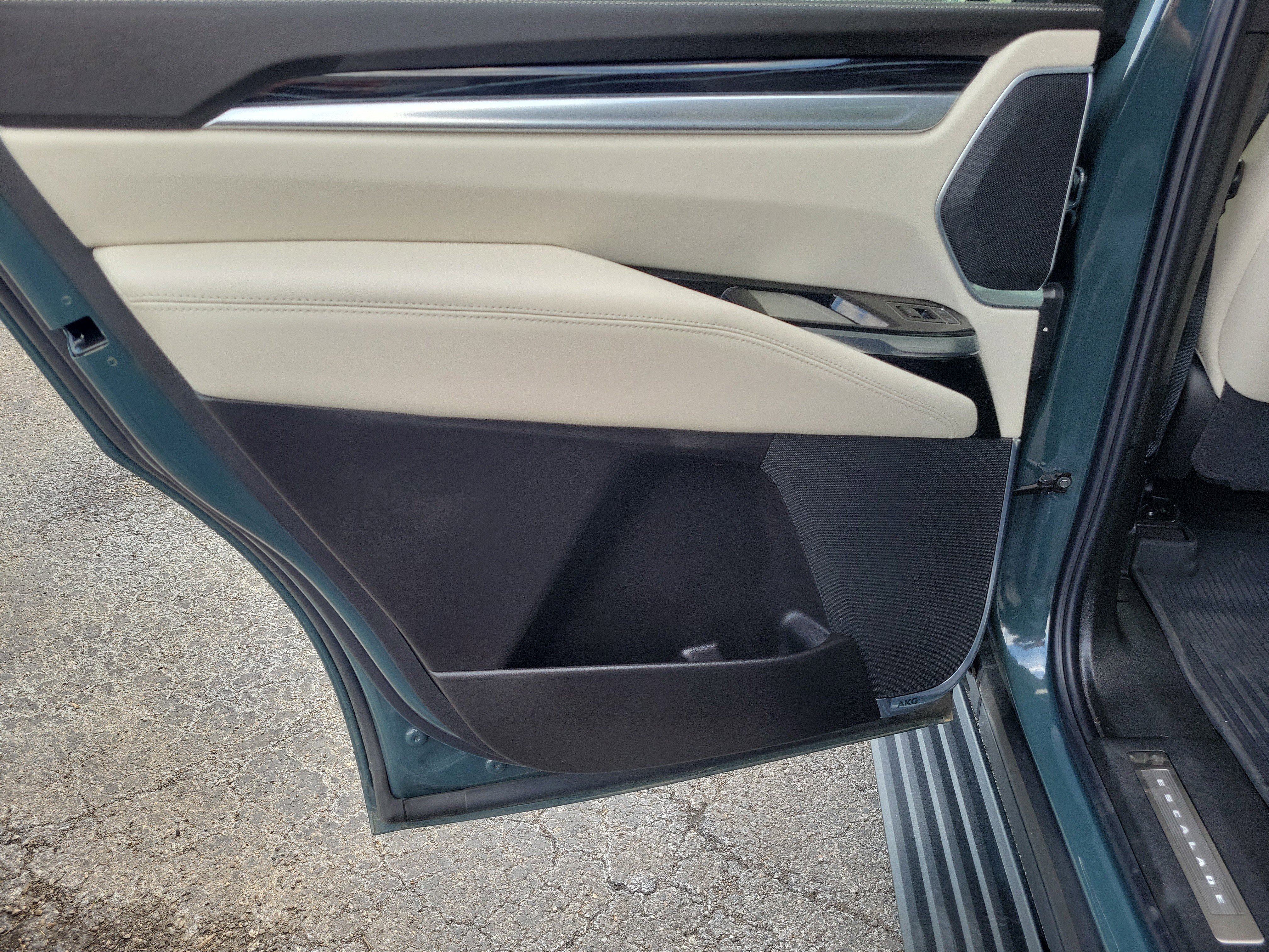 Used 2025 Cadillac Escalade Sport w/ Touring Package image 16