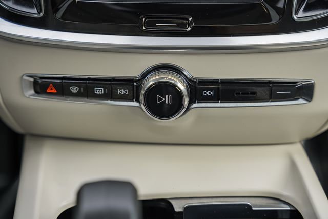 Used 2025 Volvo S60 B5 Plus AWD/4WD image 23