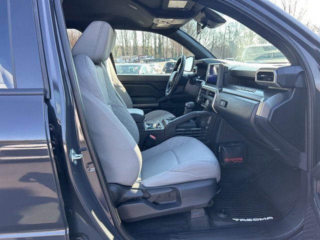 Used 2025 Toyota Tacoma SR5 image 16