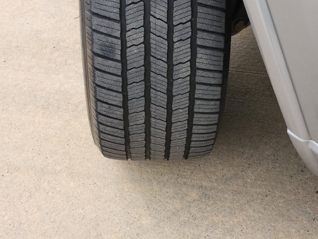 Used 2019 Jeep Grand Cherokee Altitude AWD/4WD image 11