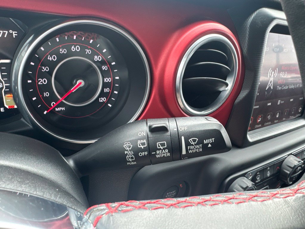Used 2018 Jeep Wrangler Rubicon AWD/4WD image 13
