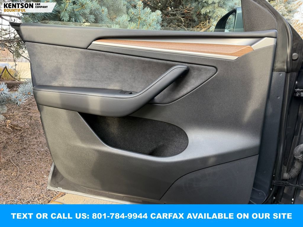 Used 2023 Tesla Model Y Long Range image 17