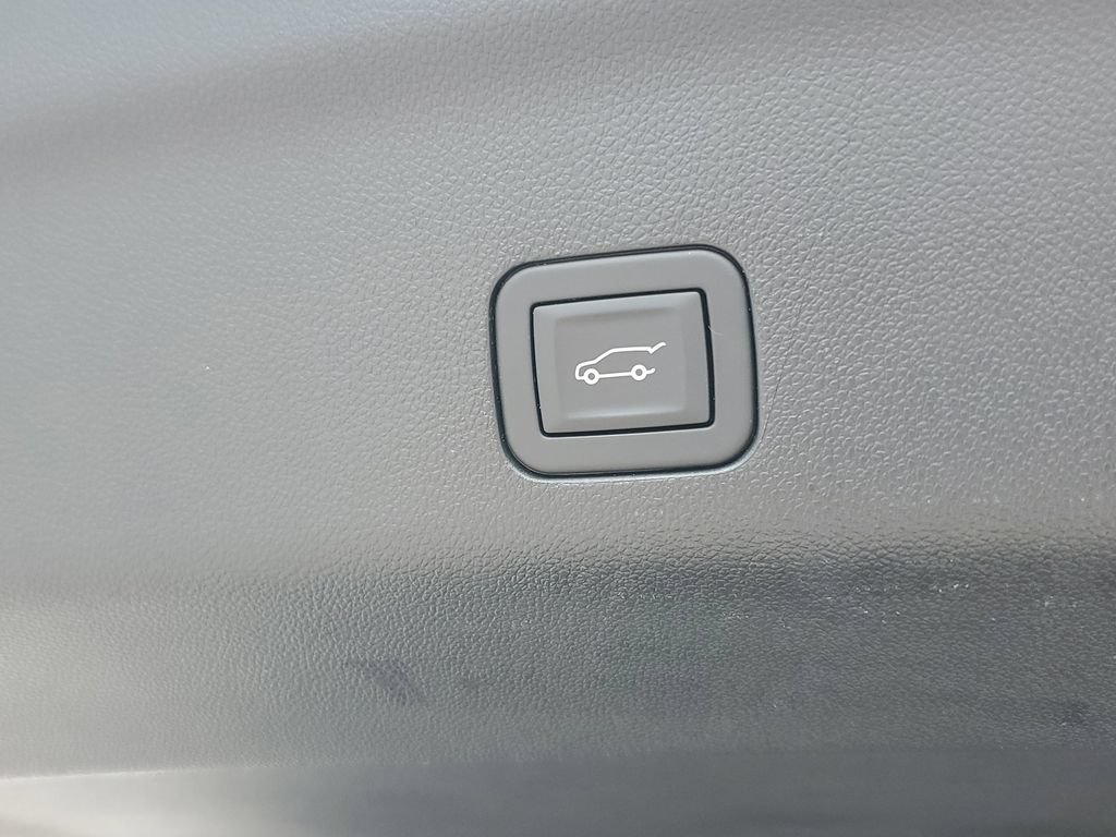 Certified 2025 Chevrolet Tahoe High Country AWD/4WD image 28