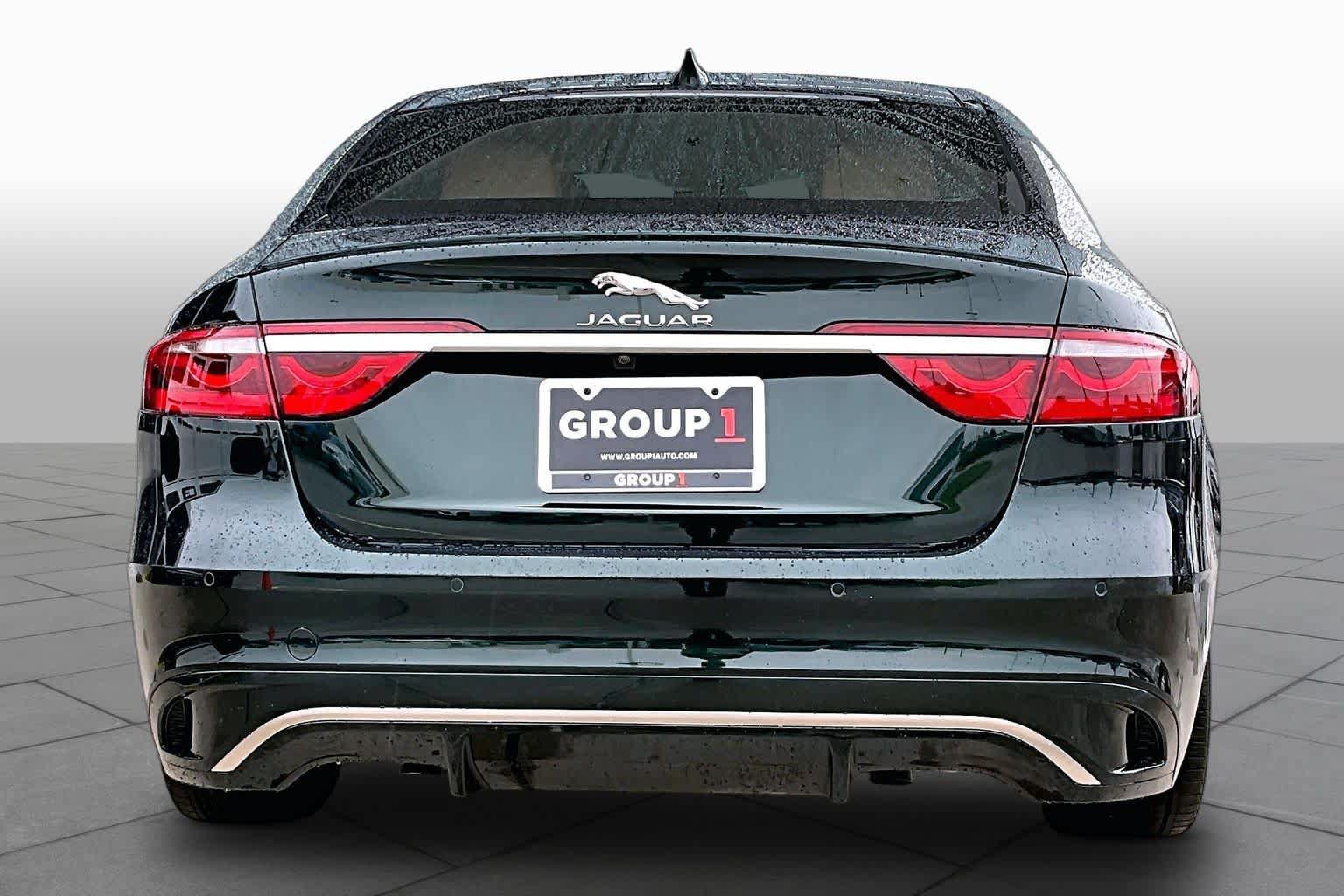 Used 2024 Jaguar XF R-Dynamic SE AWD/4WD image 5