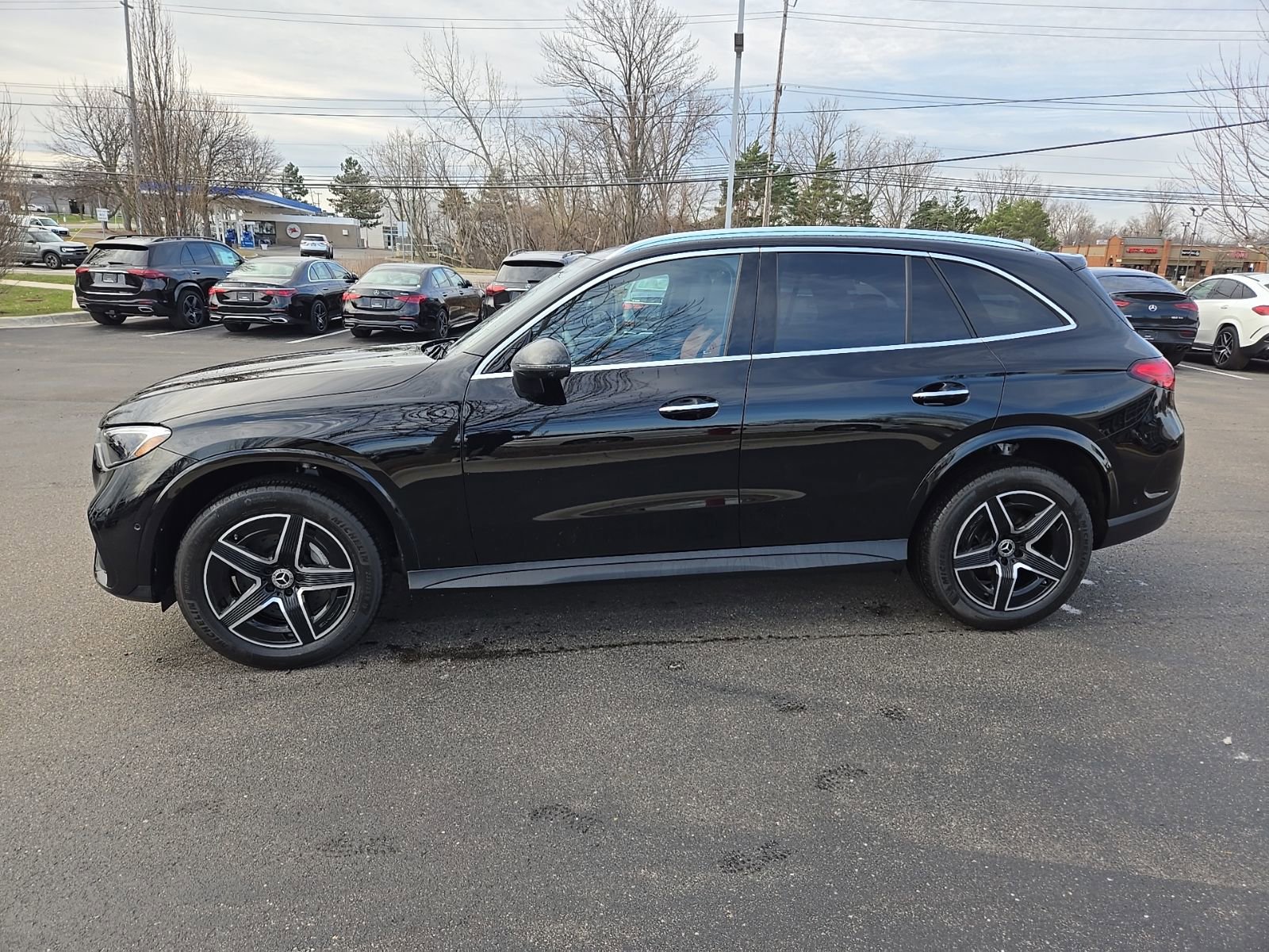 Certified 2023 Mercedes-Benz GLC 300 4MATIC image 2