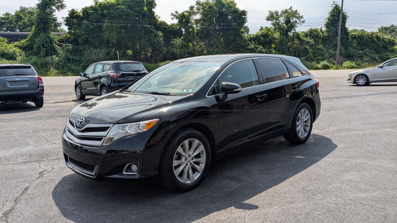 Used 2015 Toyota Venza LE AWD/4WD image 4
